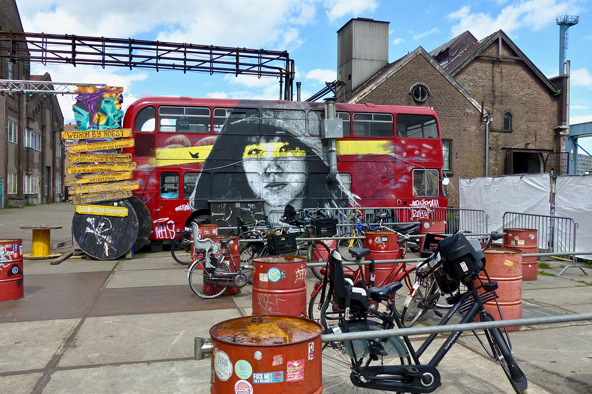 Roest bus restaurant Amsterdam velo