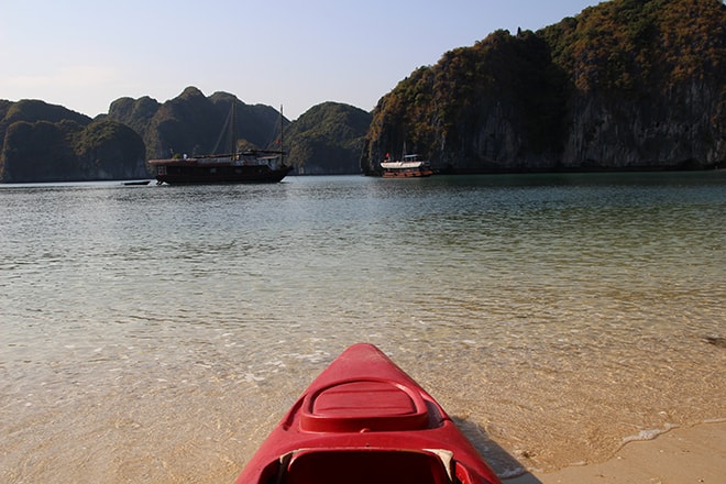 Kayak Baie de Cat BA Halong croisière dans la Baie d'Halong