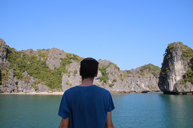 Vue Baie de Halong Cat Ba croisière dans la Baie d'Halong