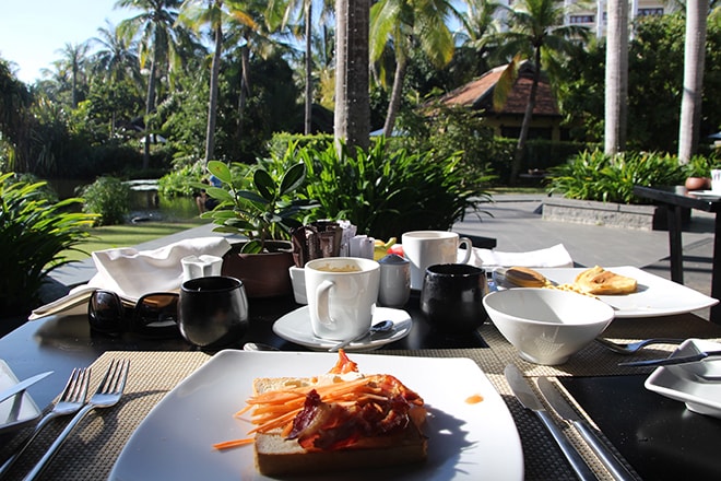 petit dejeuner terrasse Anantara Mui Ne Vietnam