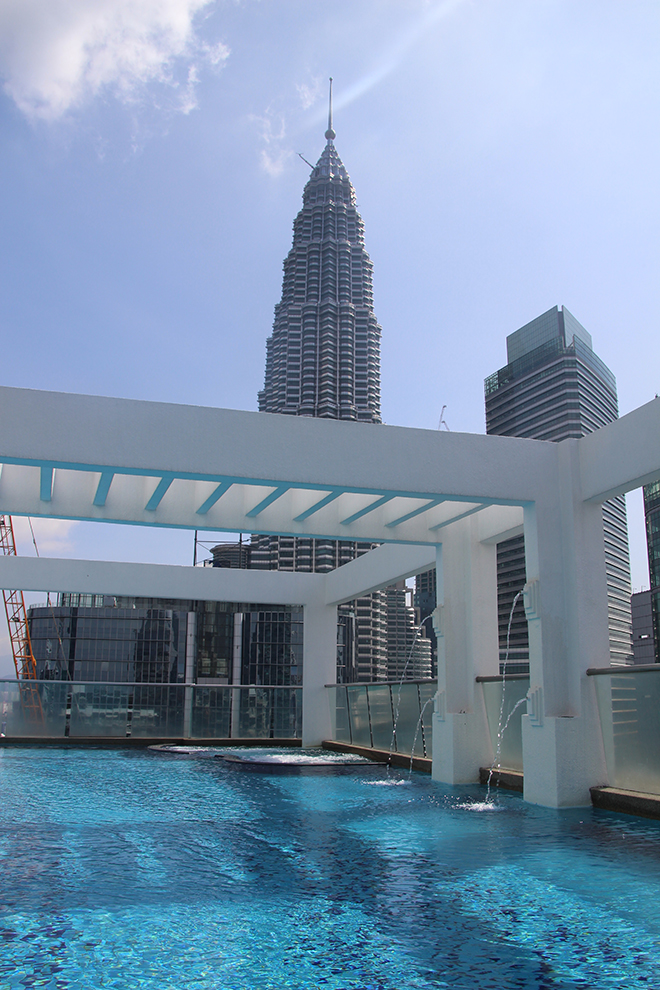 Piscine avec vue sur les Tours Petronas - hôtel pas cher à Kuala Lumpur