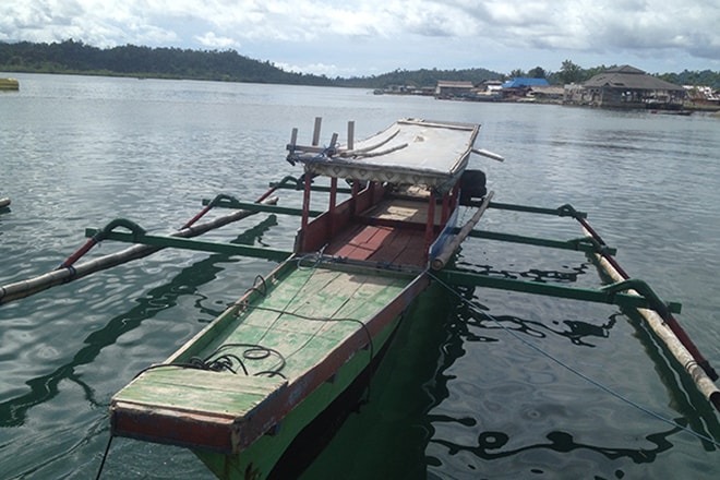 Bateau pecheur Malengue iles Togian rejoindre les îles Togian