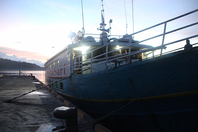 Ferry Malengue Wakai rejoindre les îles Togian