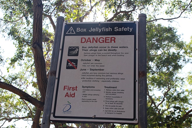 Panneau danger plage Darwin Australie