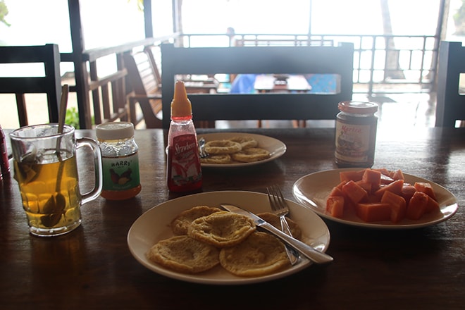 Petit déjeuner Sandy Bay Resort Malengue iles Togian