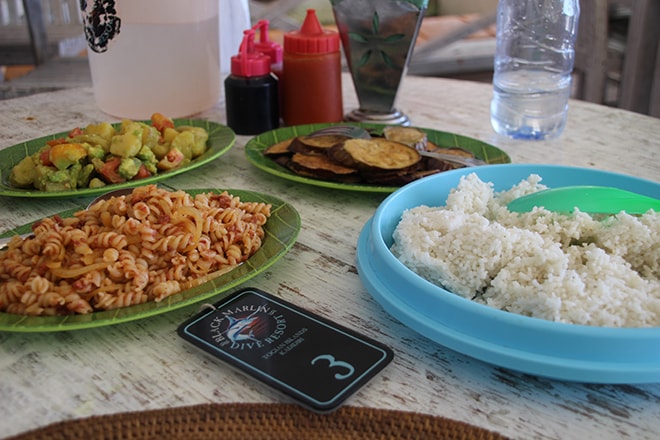 Repas Black Marling Dive Resort Kadidiri iles Togian où dormir dans les îles Togian