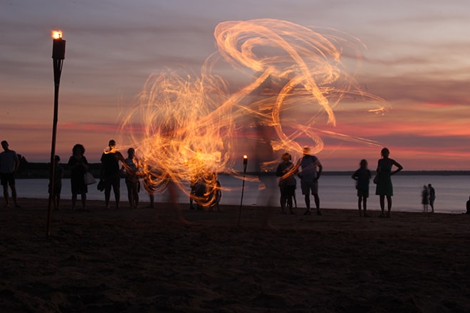 Spectacle de feu Darwin Australie