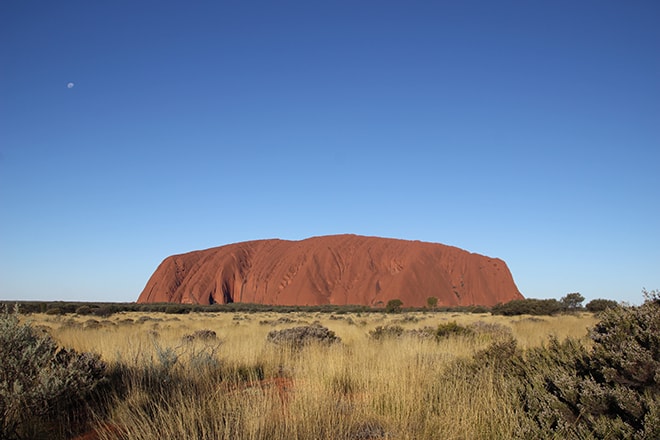 Coucher de soleil Uluru debut