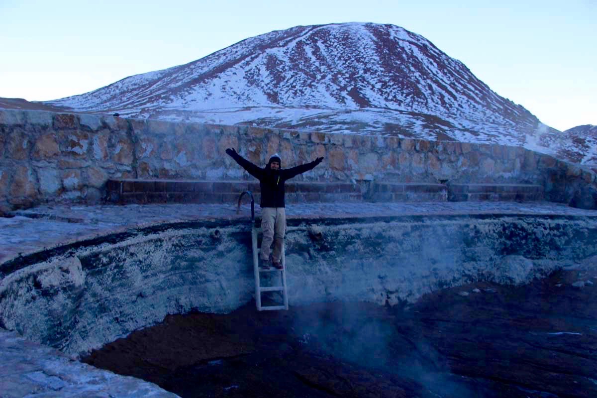 Tom piscine geysers atacama