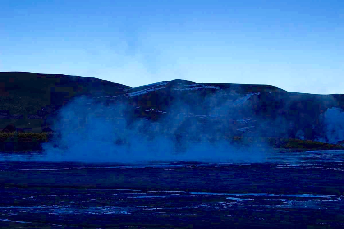 reveil geysers atacama chili