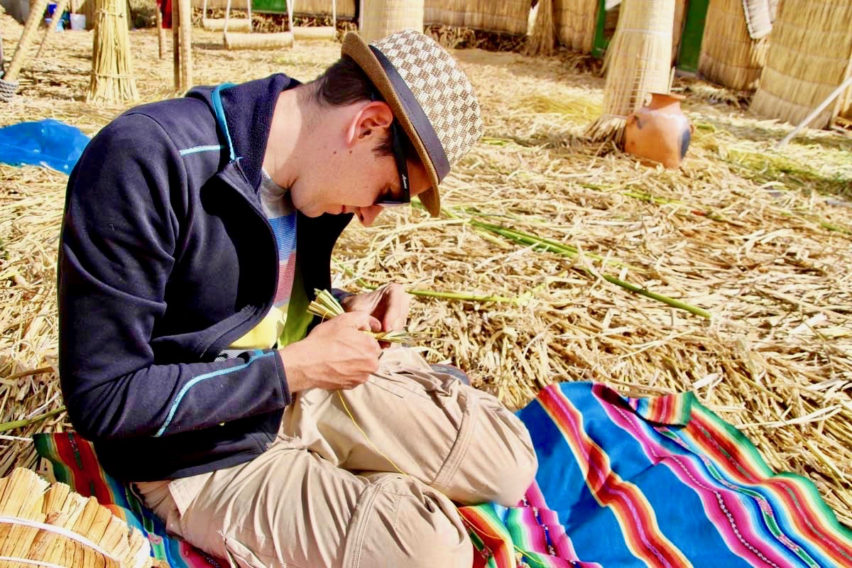 Tom sculpture Uros Lac Titicaca Perou