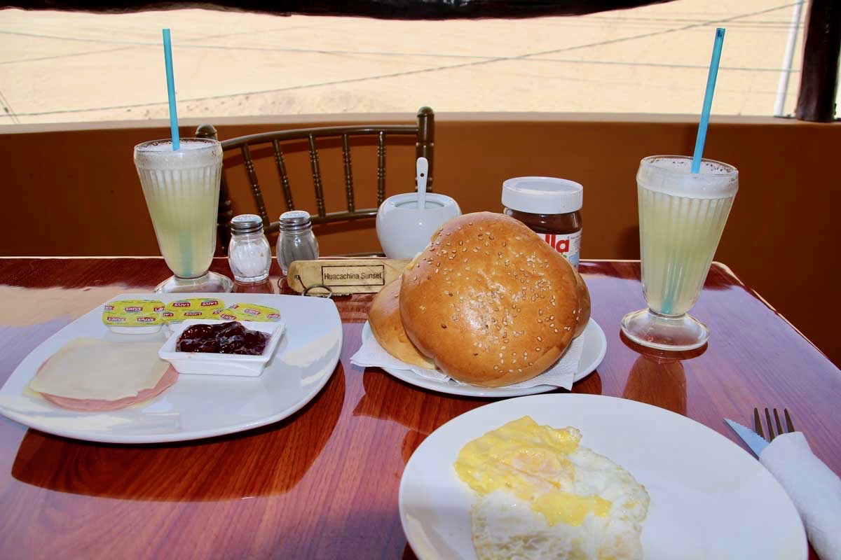 petit dejeuner Oasis Huacachina Perou