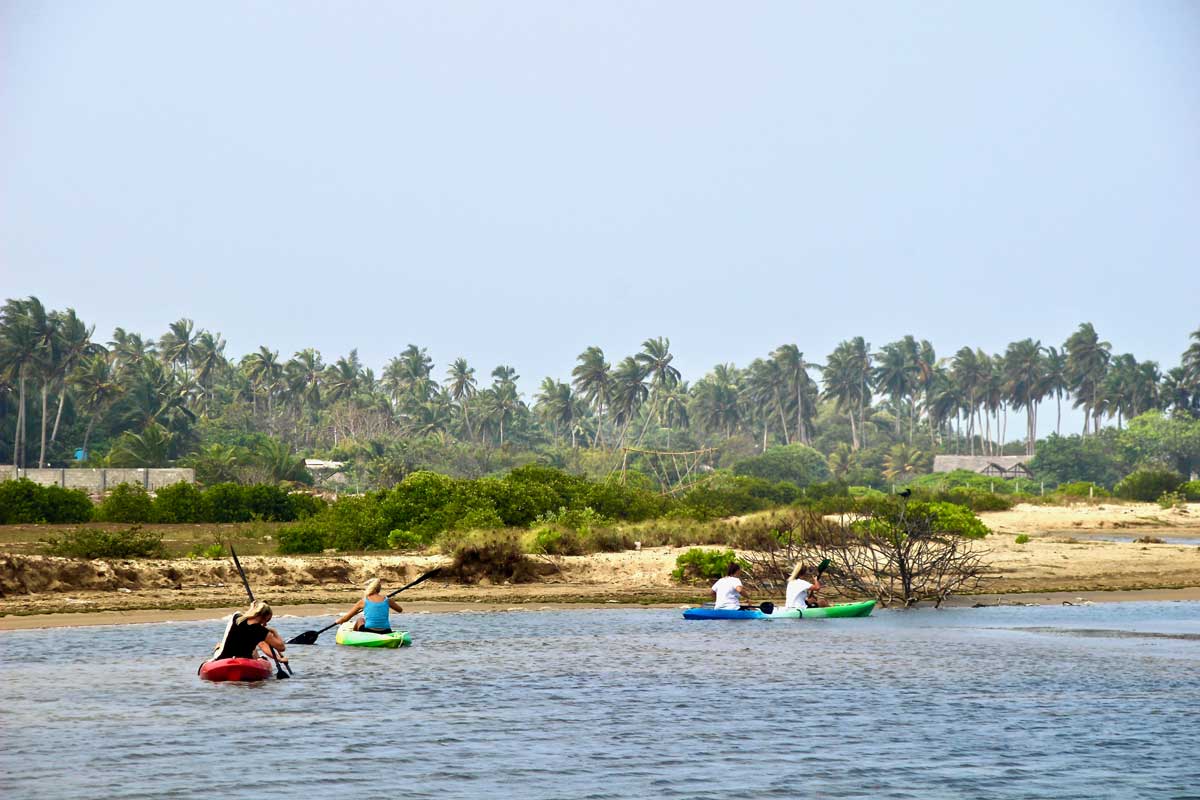 kayak kite Surfing Lanka Kalpitiya