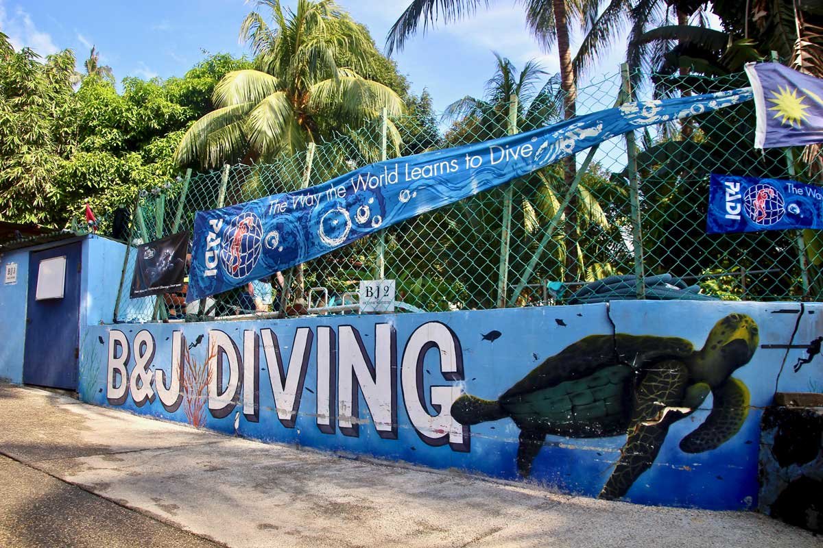 b&j dive center air batang tioman