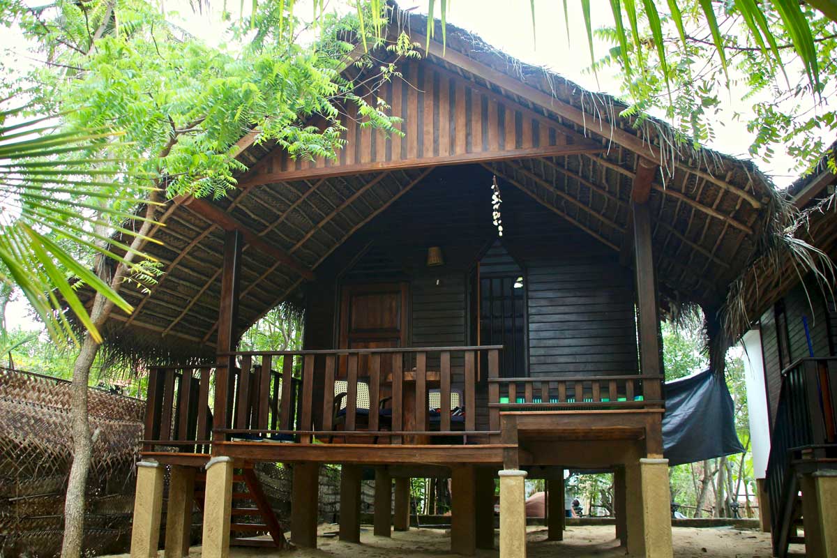 cabane plage tangalle