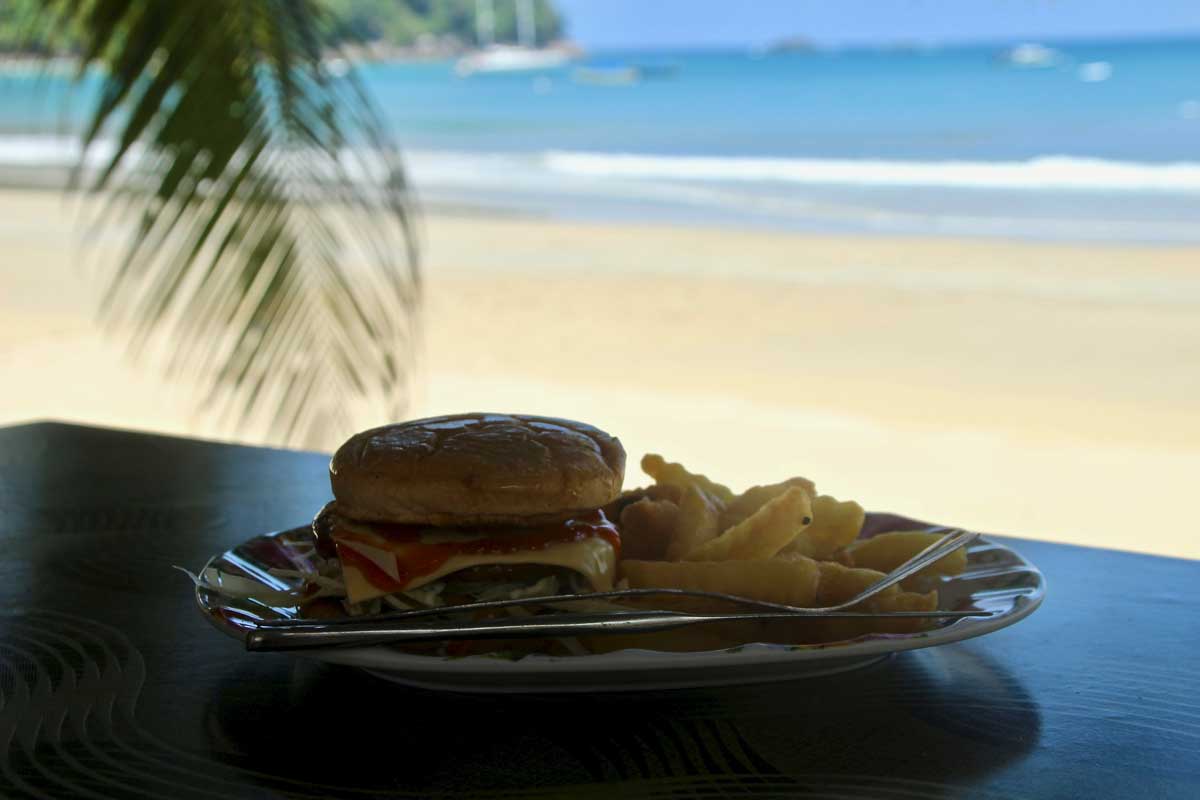 repas plage juara tioman