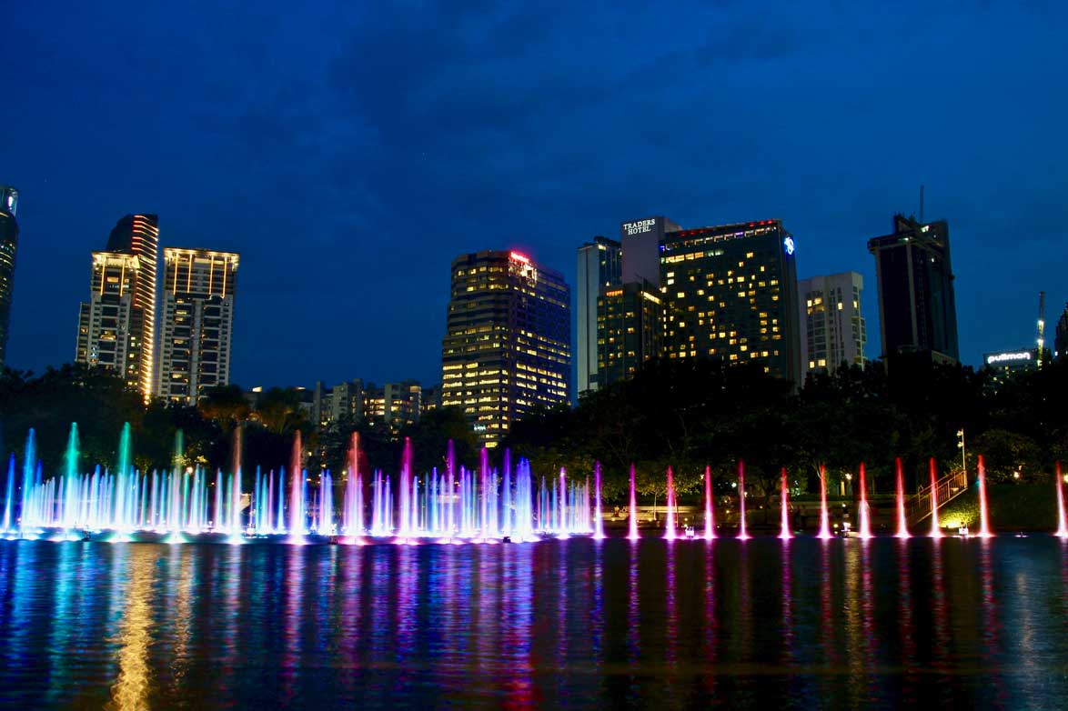 fontaines lumieres Tours Petronas Kuala Lumpur