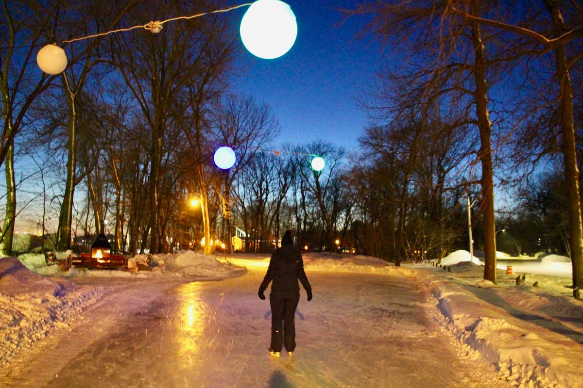 patin à glace de nuit dans le parc de l'ile saint quentin à trois rivieres