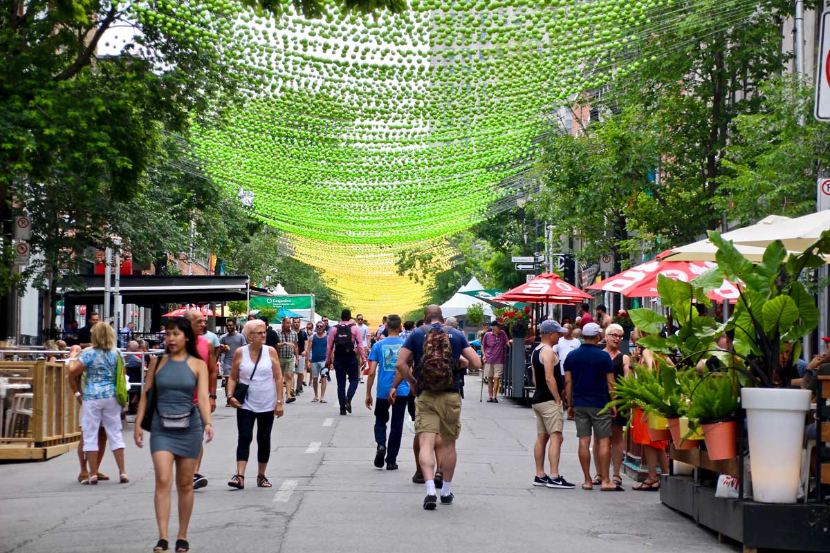 quartier village montreal