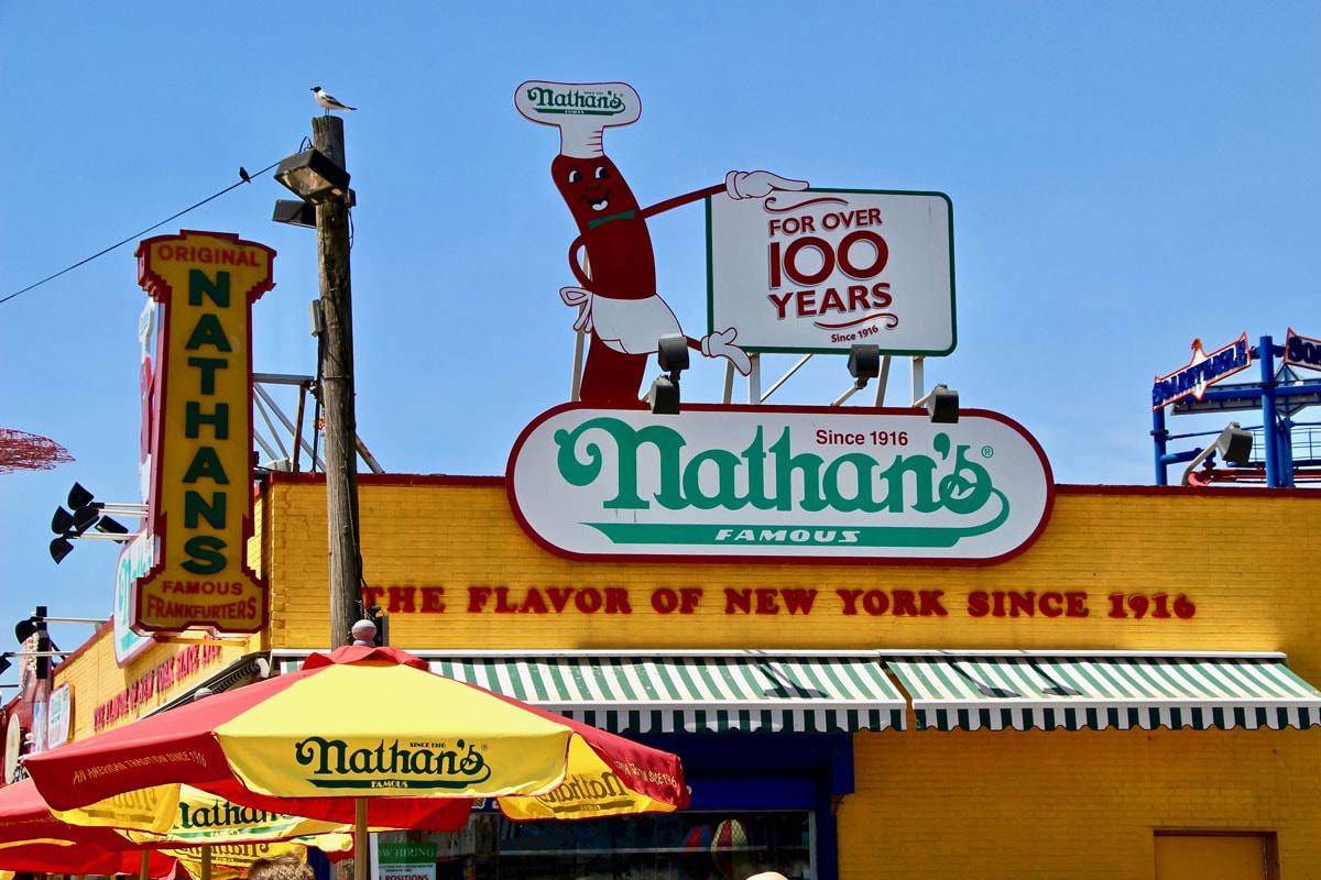 Hot Dog Nathans Brooklyn New York Visiter Brooklyn en 2 jours