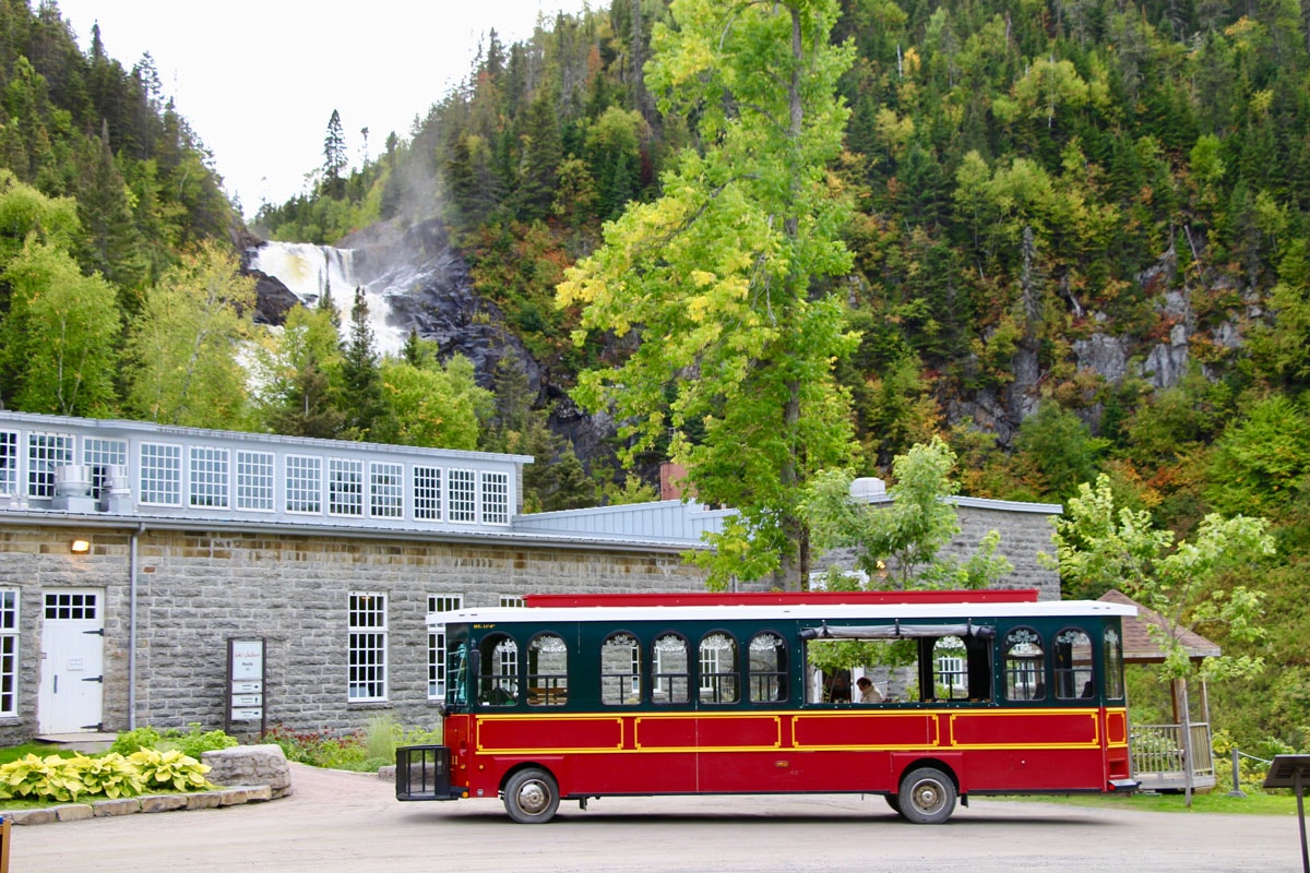 Bus Val Jalbert Lac Saint Jean