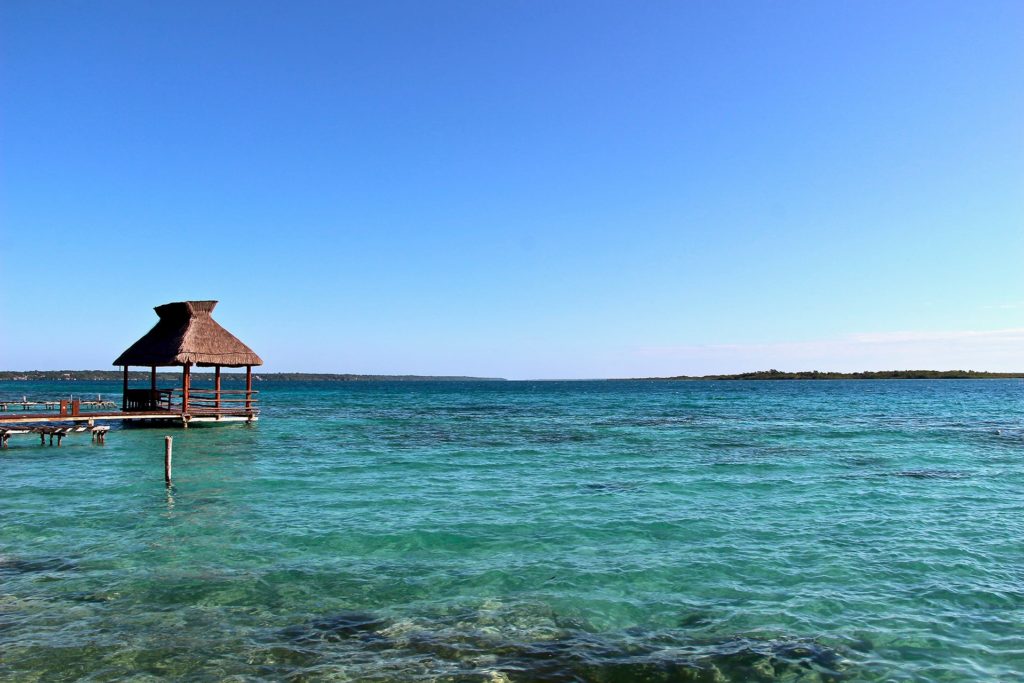 Lagune de Bacalar bleue