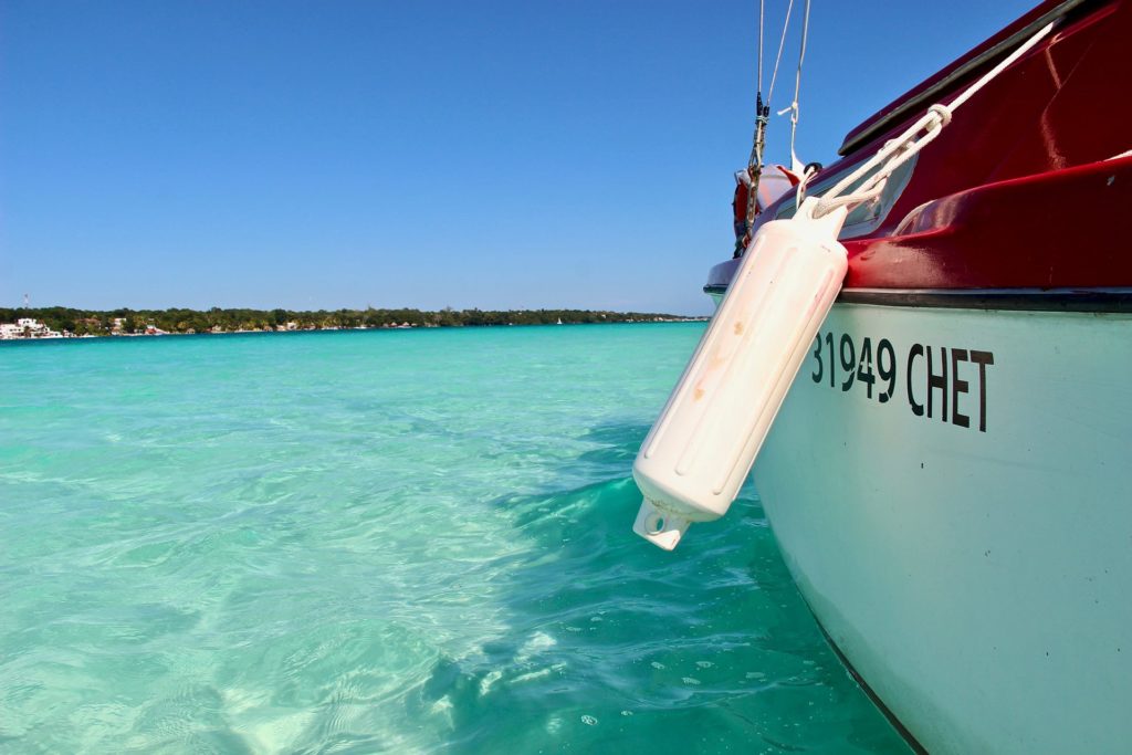 Zoom voilier Lagune Bacalar