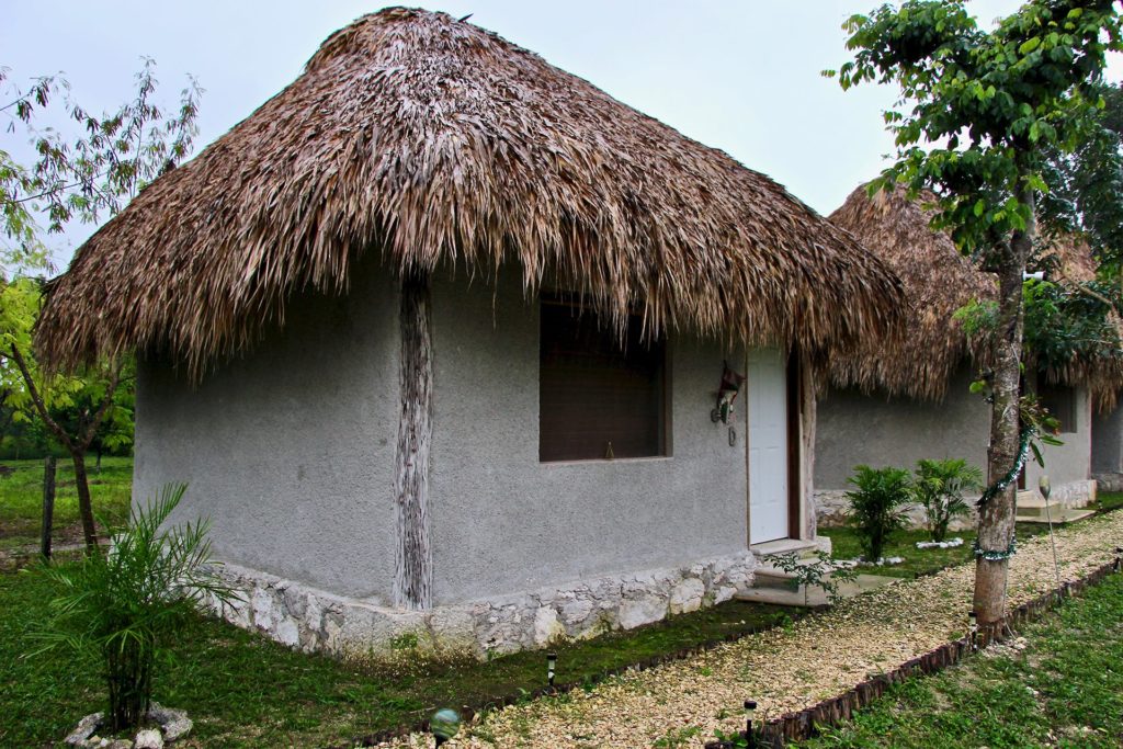 Cheleembal Cabañas à Conhuas près de Calakmul