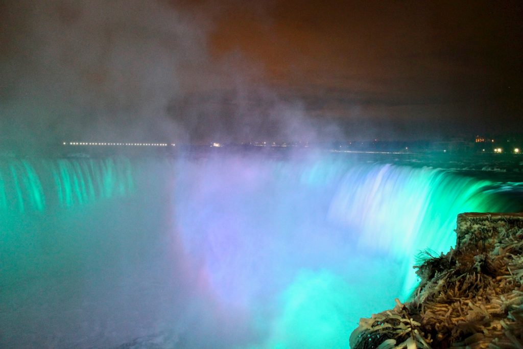 chutes niagara nuit illuminations