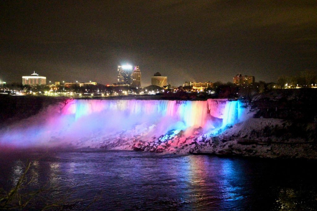 chutes niagara nuit illuminations