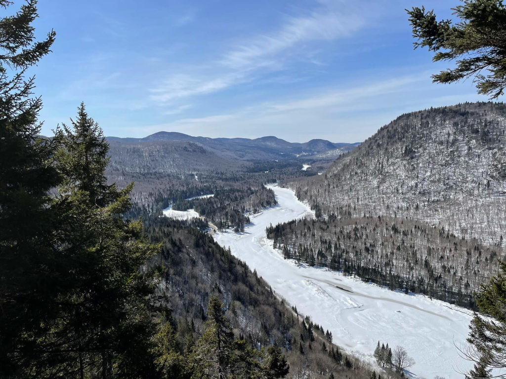 sentier éperon panorama parc de la jacques cartier hiver quebec