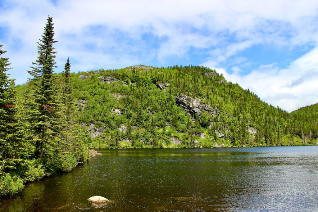 lac parc grands jardins region charlevoix