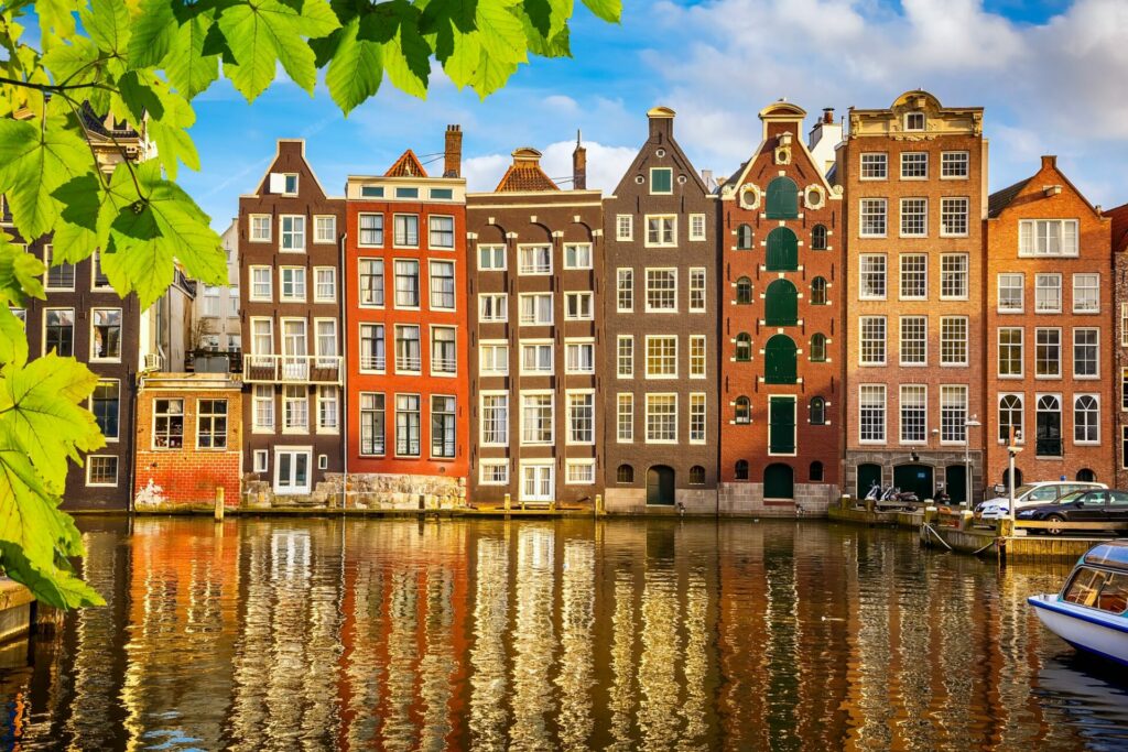 amsterdam canal maisons